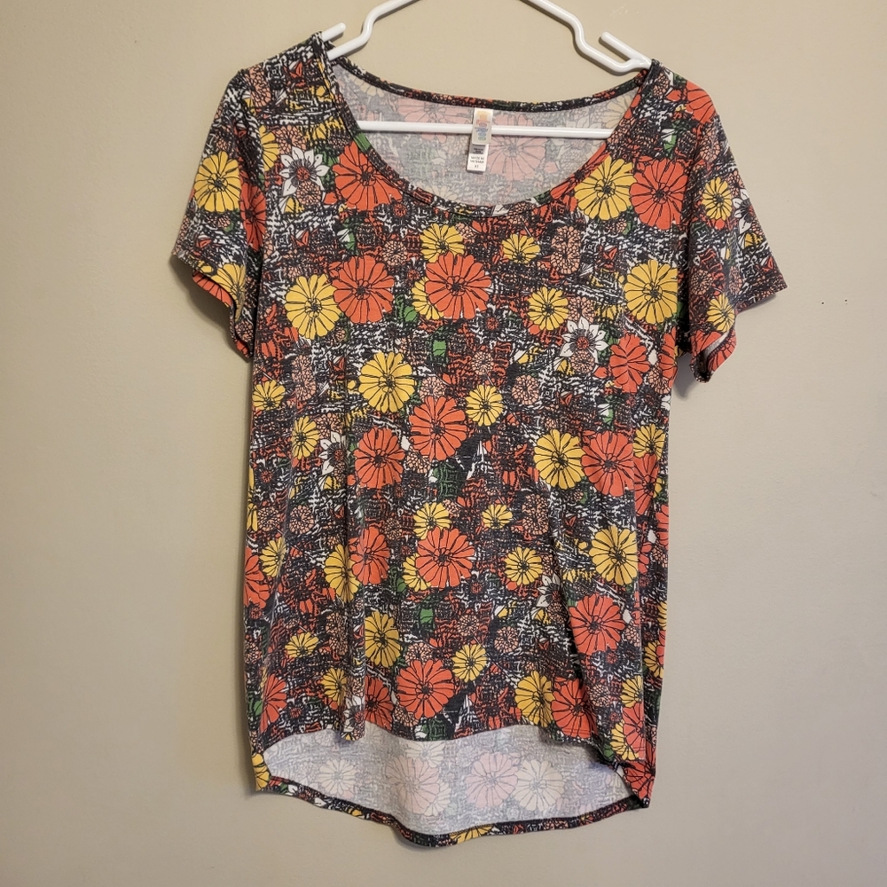 LuLaRoe XS Floral Tee Hi-Lo Classic Tee
